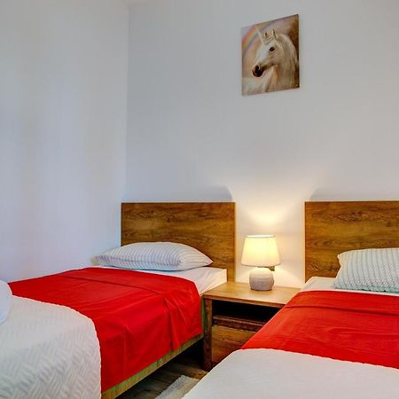 Apartment Laura With Terrace 보드냔 외부 사진