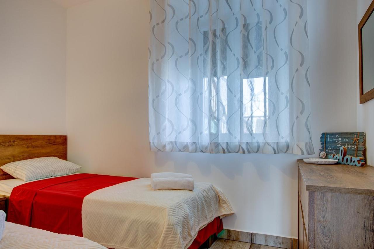 Apartment Laura With Terrace 보드냔 외부 사진